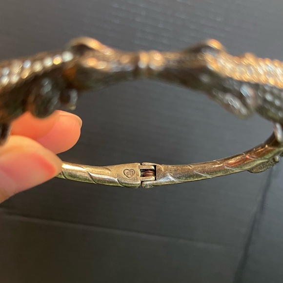 Kissing alligator Brighton silver tone bangle bracelet - Picture 5 of 6